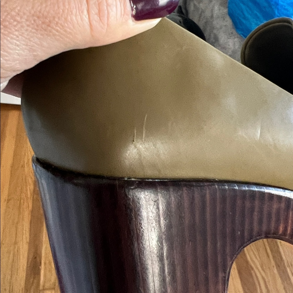 Vince Narissa Leather Block Heel Clogs - Picture 8 of 8
